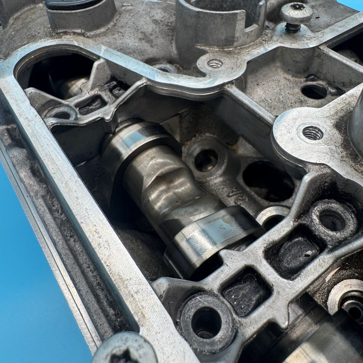 Figure 2: incorrect intake camshaft orientation